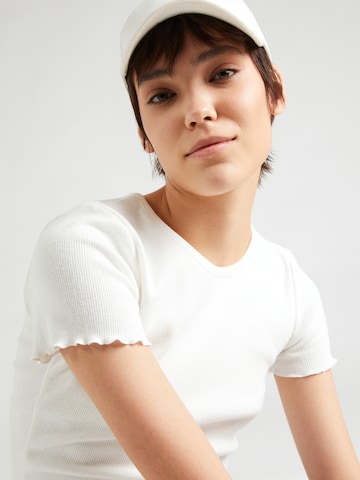 Gina Tricot T-shirt i vit