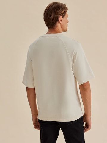 DAN FOX APPAREL Тениска 'Simeon' в бяло