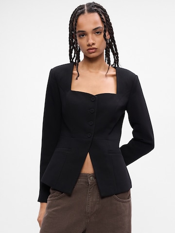 Sacou 'Heart' de la Gina Tricot pe negru: față