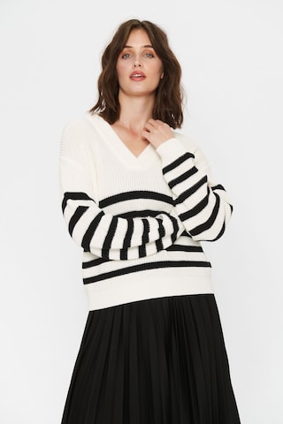 SAINT TROPEZ Sweater 'Lareen' in White: front