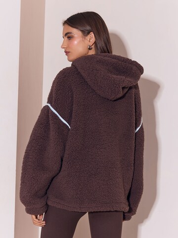 Lipsy Sweter w kolorze brązowy