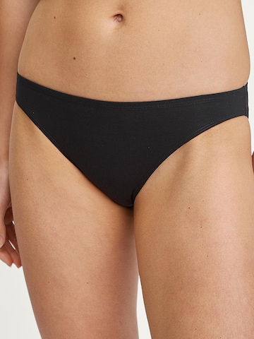 Slip 'Essential Cotton' di CALIDA in nero