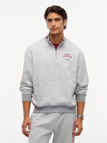 TOMMY HILFIGER Sweatshirt in Grau: Vorderseite