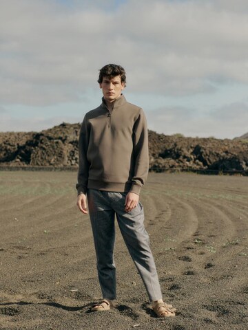 Casual Friday Sweatshirt 'Sebastian' in Brown