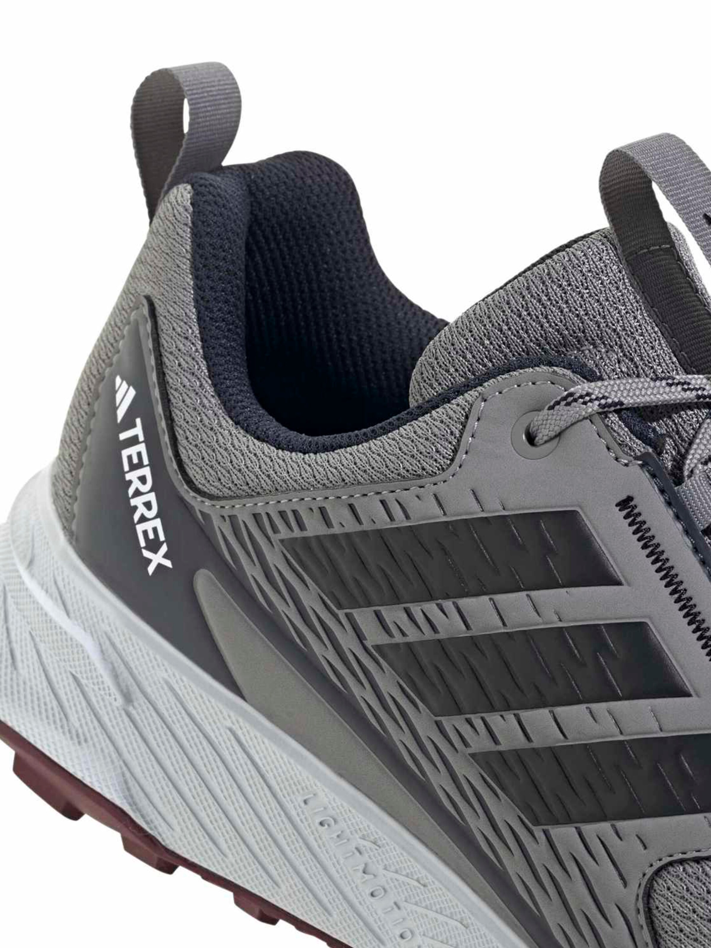 Chaussure basse 'TRACEFINDER 2' ADIDAS TERREX en gris