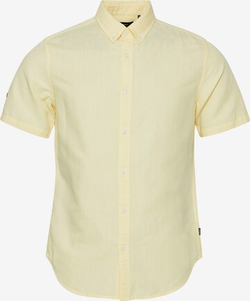 Coupe regular Chemise Superdry en jaune : devant