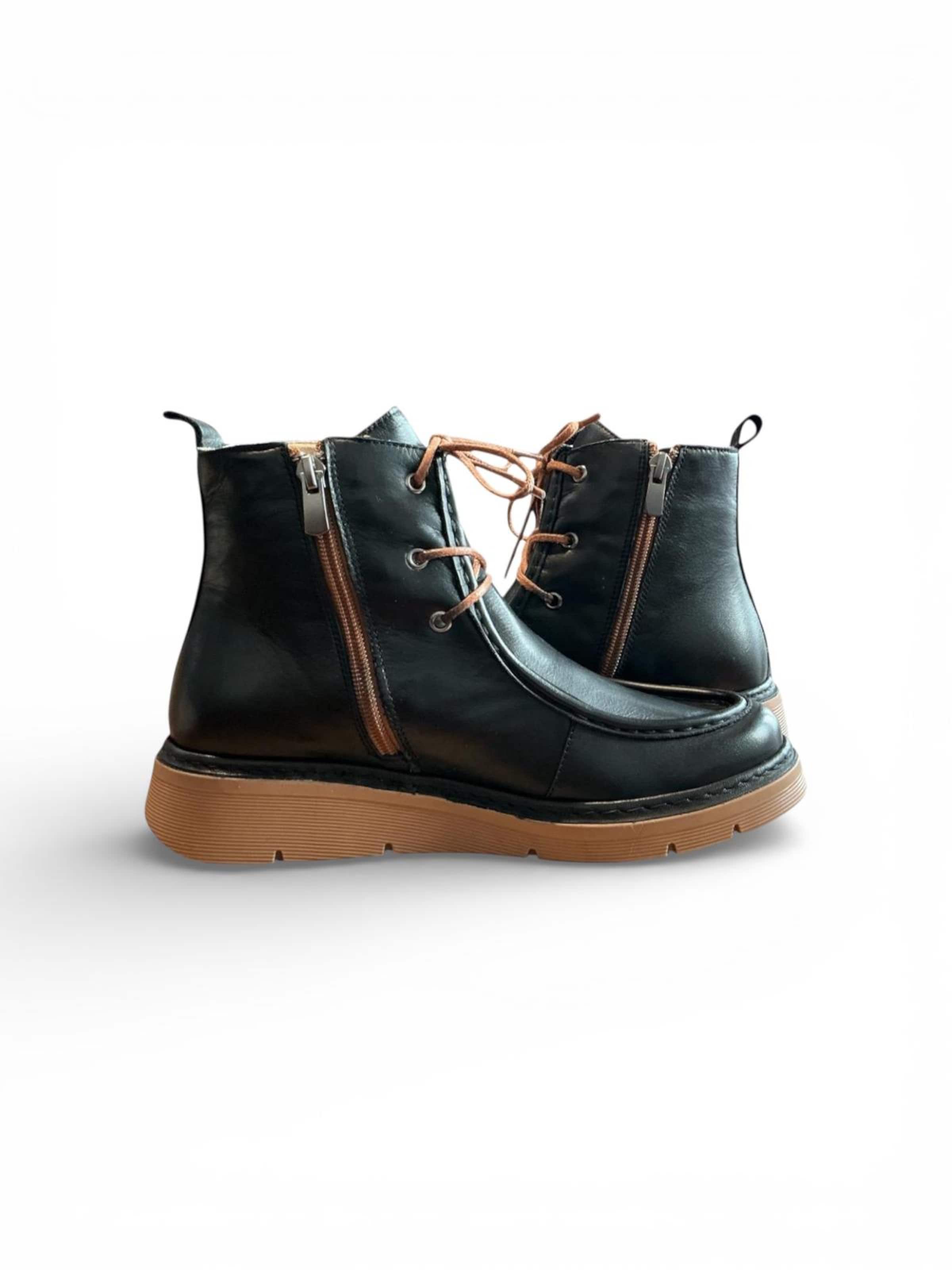 Begoria Boots 'SoftStep High Moc'‌‌ in Schwarz