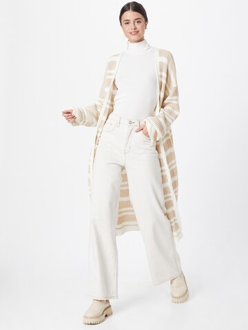 In The Style Knit Cardigan 'Carys Whittaker' in Beige