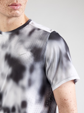 NIKE Функциональная футболка 'BREATHE' в Черный
