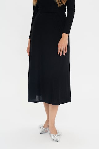 SAINT TROPEZ Skirt in Black: front