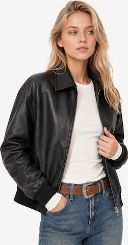 MEETWEE Between-Season Jacket in Black: front