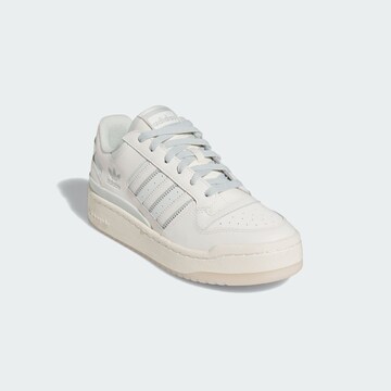 ADIDAS ORIGINALS - Sapatilhas baixas 'Forum' em branco