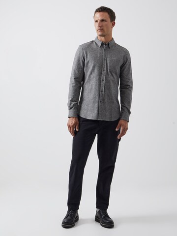 FRENCH CONNECTION - Ajuste regular Camisa en gris