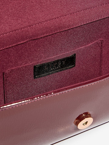 Clutch de la Lipsy pe roșu