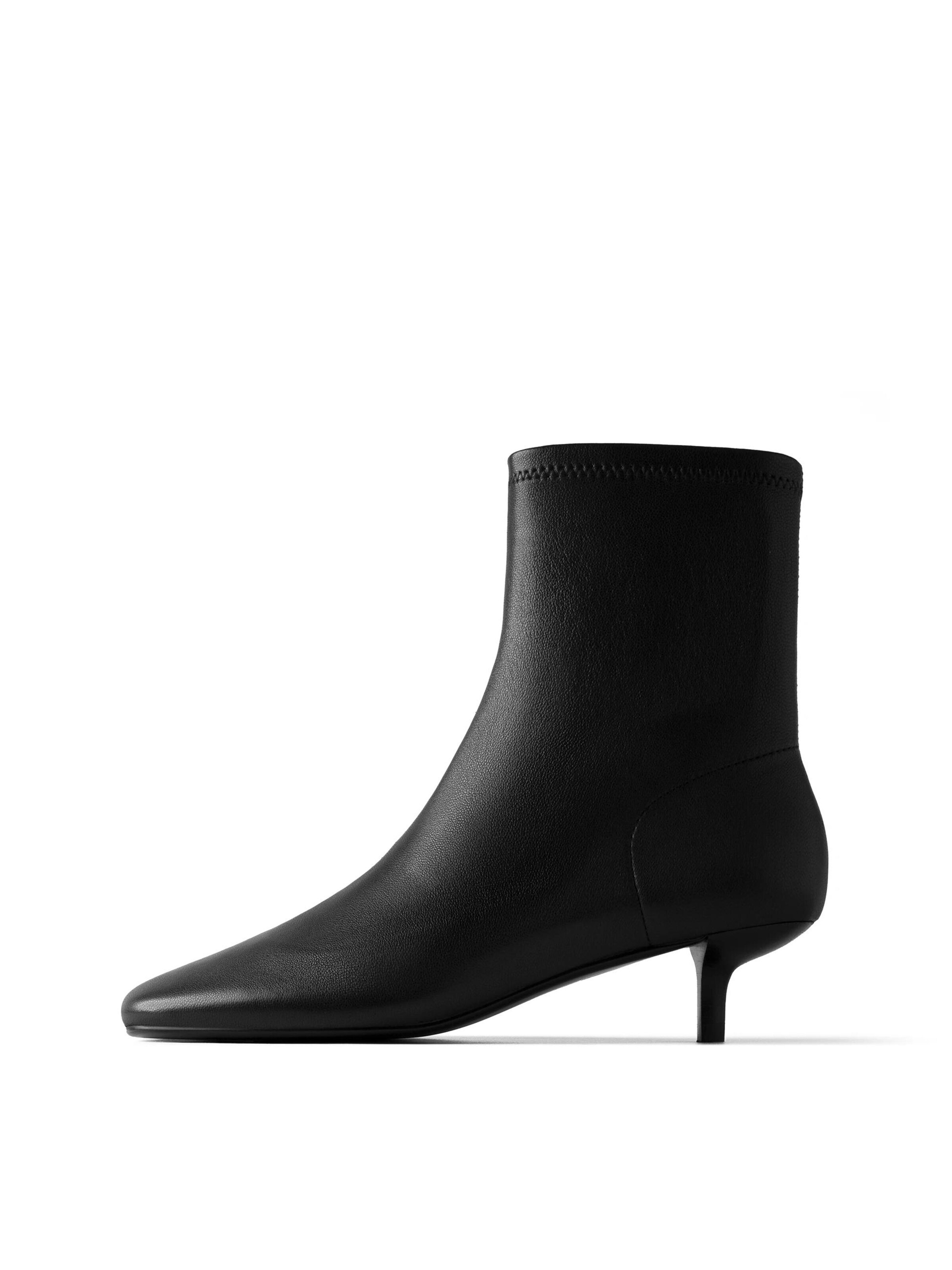 L37 HANDMADE SHOES Kotníkové boty 'YET UNKNOWN' – černá: přední strana