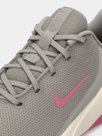 NIKE Sportschuh 'Bella 7' in Grau