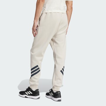 ADIDAS SPORTSWEAR Tapered Παντελόνι φόρμας 'x Star Wars The Mandalorian' σε μπεζ