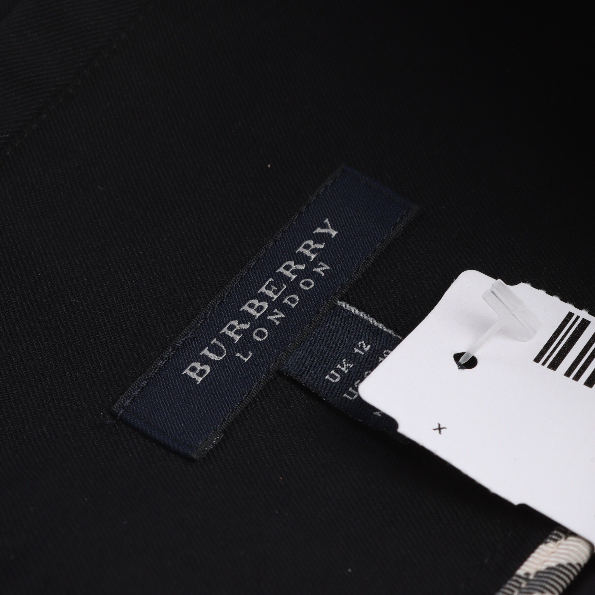 BURBERRY Rock M in Schwarz