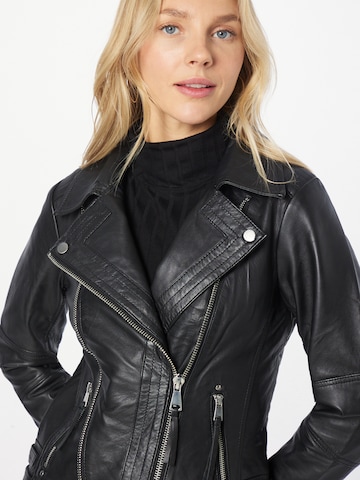 Oasis Jacke in Schwarz