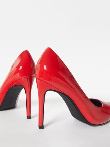 Bershka Pumps in Rot