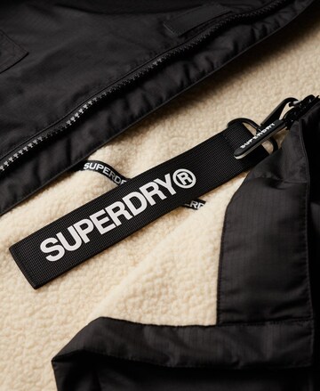 Superdry Tussenmantel in Zwart