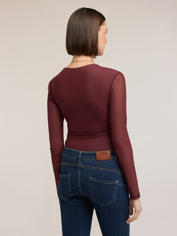 Haut MOTIVI en rouge