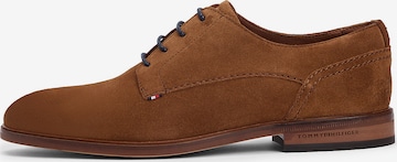 TOMMY HILFIGER Schnürschuh in Braun: Vorderseite