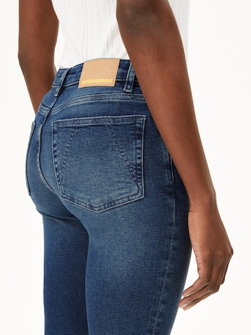 Skinny Jean ARMEDANGELS en bleu