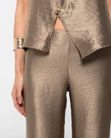 THE-ARE Wide leg Trousers in Beige