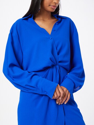 Essentiel Antwerp - Vestidos camiseiros 'Dorsey' em azul