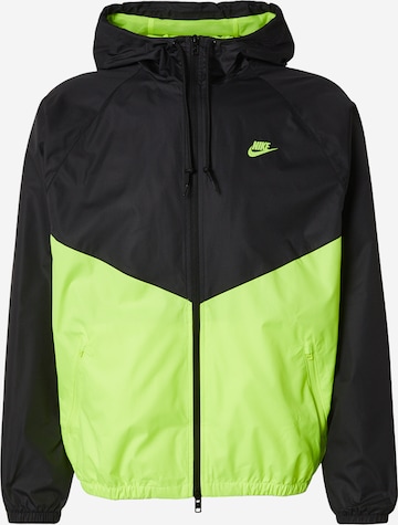 Nike Sportswear Демисезонная куртка в Черный: спереди