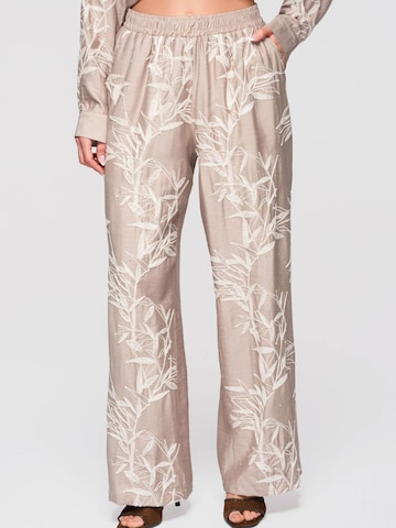 Ombre Regular Hose‌‌‌‌‌‌‌‌‌‌ in Beige: Vorderseite