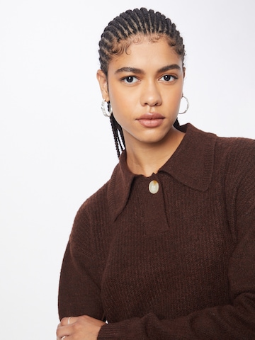 Pull-over 'Noa' PIECES en marron