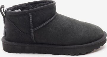 UGG Dress Boots in 38 in Black: front