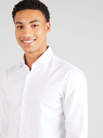 Slim fit Camicia business di Calvin Klein in bianco