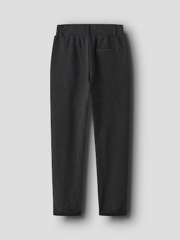 NAME IT - regular Pantalón en gris