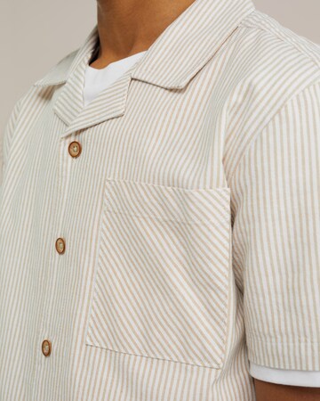 Coupe regular Chemise WE Fashion en beige