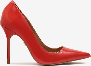 Kazar Pumps in Red: front