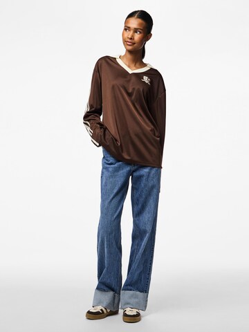 T-shirt 'PCGrace' PIECES en marron