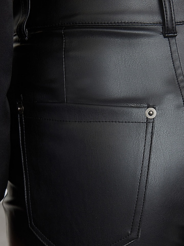 Loosefit Pantaloni di Trendyol in nero