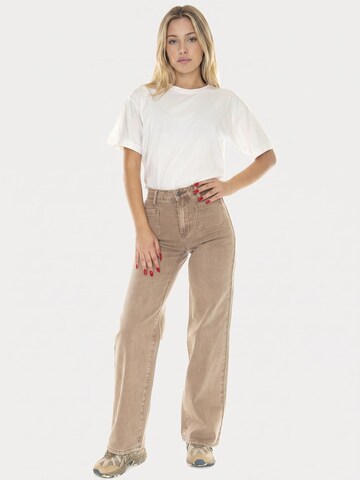 GUESS Originals Baggy Jeans 'Go Patch' in Brown: front
