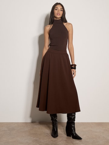 Gonna ' ' di Apricot in marrone: frontale