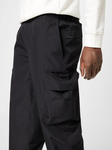 Regular Pantaloni cu buzunare de la Calvin Klein Jeans pe negru