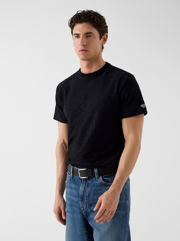 GUESS Shirt in Black: front