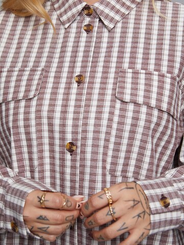 Camicia da donna 'Jorina' di ABOUT YOU x Sharlota in marrone