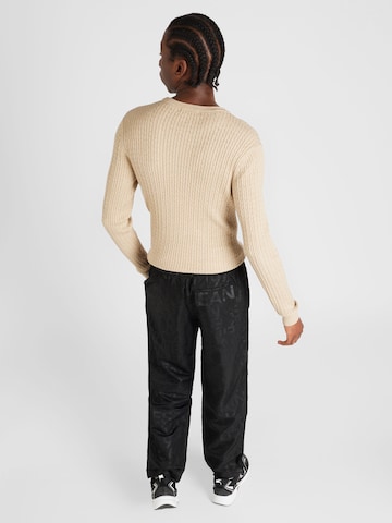 Calvin Klein Jeans Štandardný strih Nohavice - Čierna