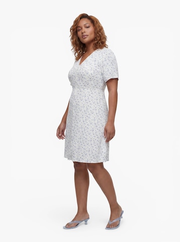 Robe 'CAREVIDA' ONLY Carmakoma en blanc