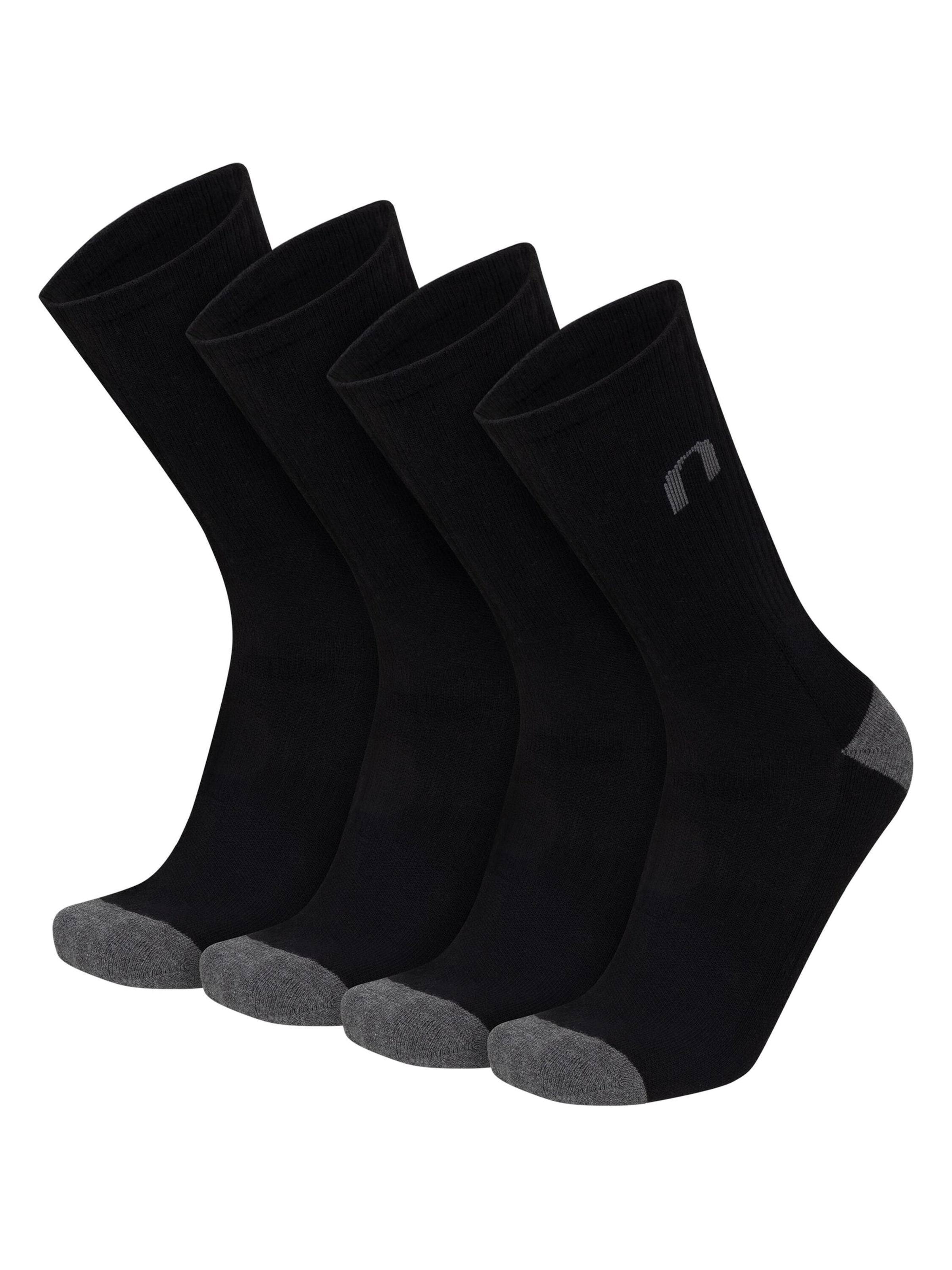 Circle Five Sports socks in Black: front