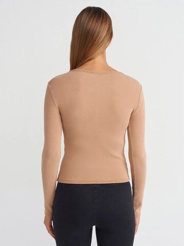 Dilvin Blouse in Beige
