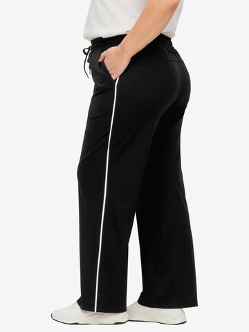 SHEEGO Loosefit Sporthose in Schwarz